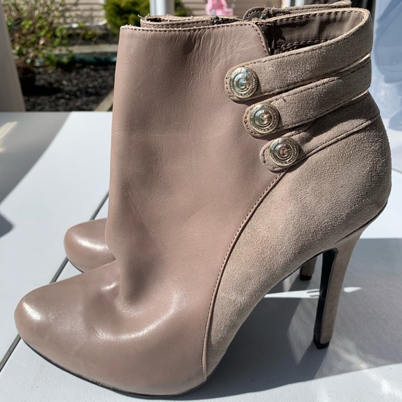 Guess Shoes - LIKE NEW Size 10 Taupe Guess Leather Heels 3.5 in